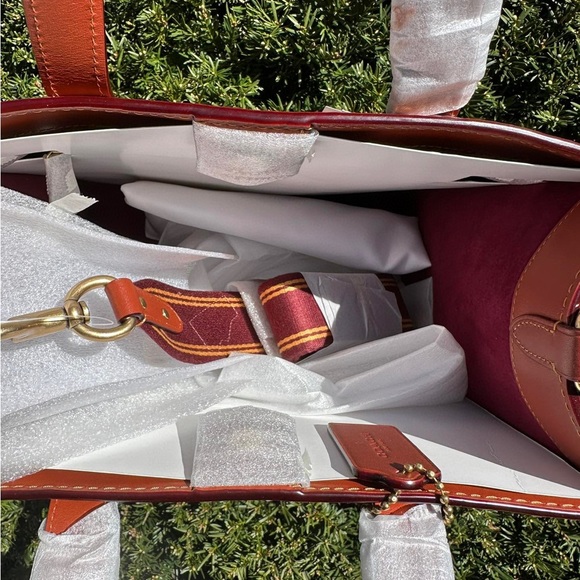 COPY - Coach Field Tote In Signature Canvas With Patches Retail $595 C6846 w/Du… - Picture 5 of 8